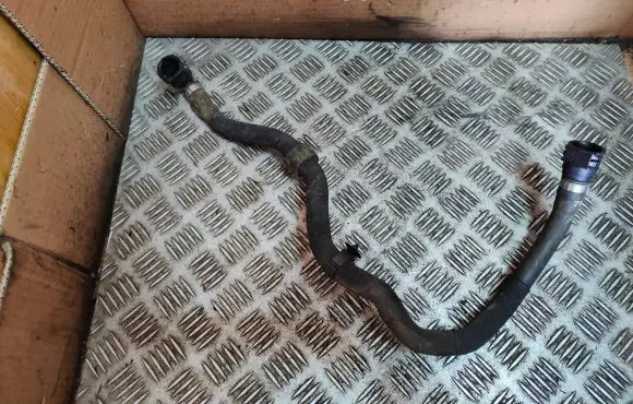 Ford Kuga II Engine coolant pipe/hose