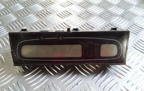 Renault Laguna II Screen/display/small screen P8200002604A 216541195 NS32029265