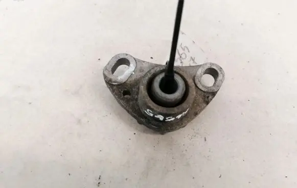 Volvo S60 Engine mount bracket 8666204