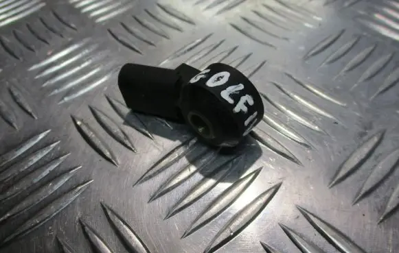 Volkswagen Golf IV Detonation knock sensor 030905377C