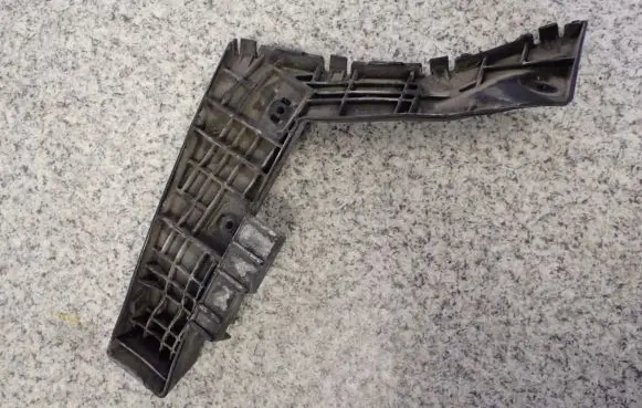 Suzuki SX4 Front bumper mounting bracket