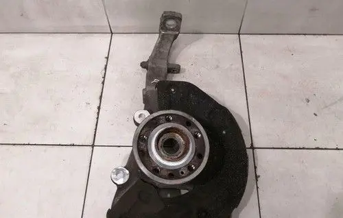 Mercedes-Benz C W205 Front wheel bearing hub A2053326600
