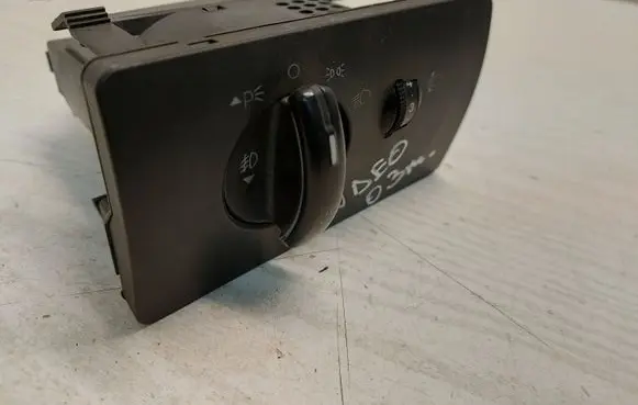 Ford Mondeo Mk III Light switch 1S7T13A024BB 011009A 04052711