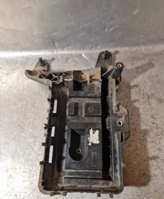 Battery tray