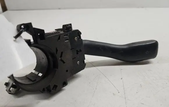 Volkswagen PASSAT B5 Indicator stalk 8L0953513