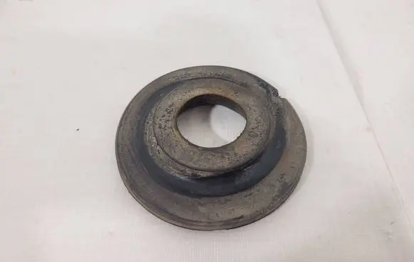 Skoda Octavia Mk2 (1Z) Front coil spring rubber mount 1K0512149B