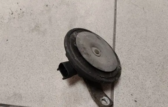 Mercedes-Benz Sprinter W906 Horn signal A9068200085