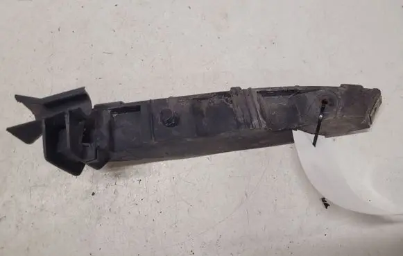 Audi A3 S3 8L Front bumper mounting bracket 8L0807184