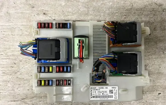 Volvo XC60 Fuse module 31327995AA