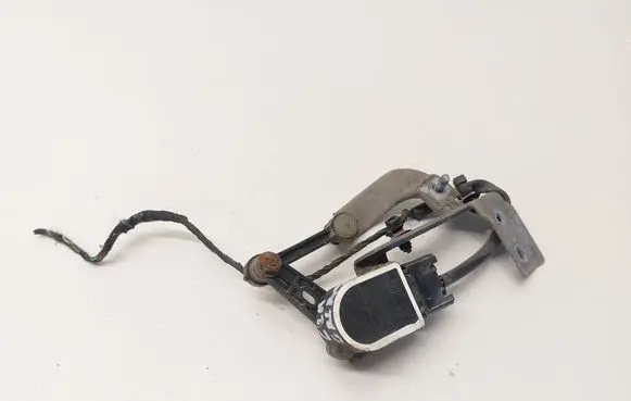 Mercedes-Benz CLA C117 X117 W117 Rear air suspension level height sensor A0045429918