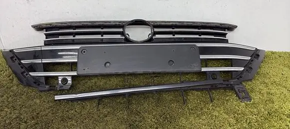 Volkswagen Arteon Front bumper upper radiator grill 3G8853651