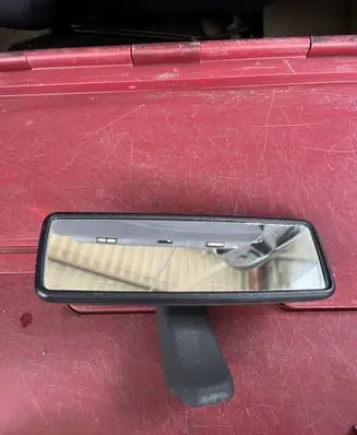 Rear view mirror (interior)