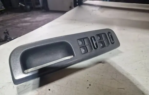 Skoda Octavia Mk1 (1U) Electric window control switch