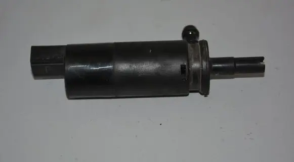 BMW 7 E65 E66 Windscreen/windshield washer pump 8377613