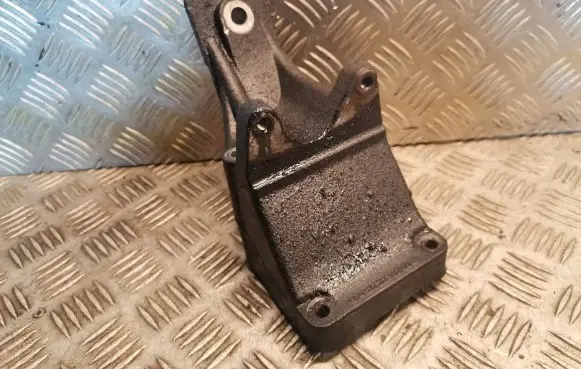 Mercedes-Benz ML W163 Engine mounting bracket 6122230204