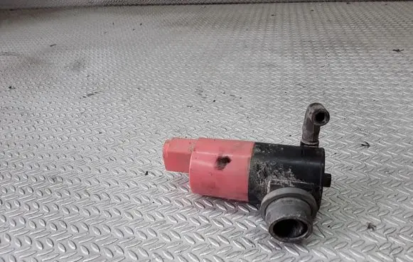 Toyota Yaris Windscreen/windshield washer pump