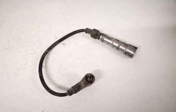 Volkswagen Golf III Ignition plug leads 036035255e 0300072106