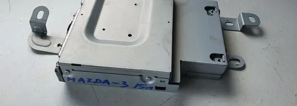 Mazda 3 II Sound amplifier