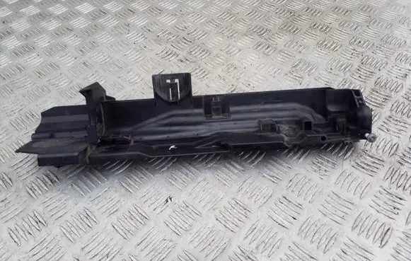 BMW 3 E90 E91 Radiator mount bracket 1710752491410 11074810