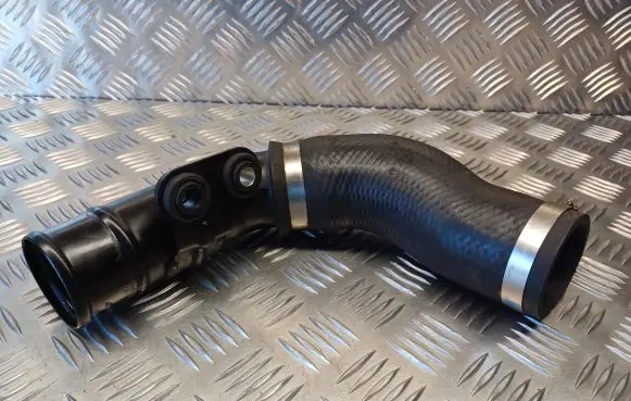 Mitsubishi Lancer VIII Intercooler hose/pipe