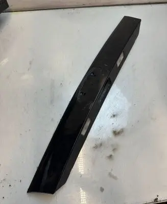 Trunk door license plate light bar