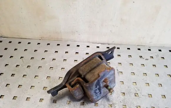 Subaru Forester SG Engine mount bracket 41022FA091