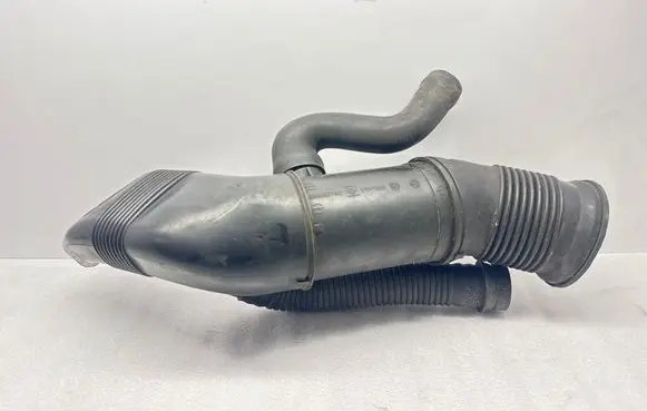 BMW 5 E39 Air intake duct part 7786221 4809077901