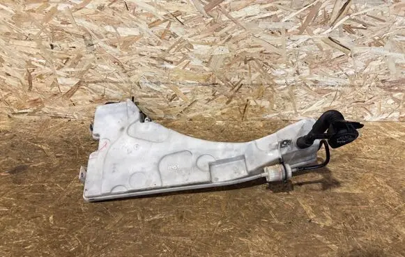 BMW X5 E70 Windshield washer fluid reservoir/tank 10833217 7161476 7190998