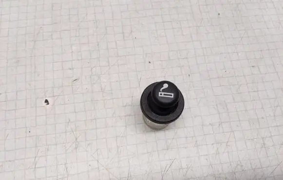 Ford Mondeo Mk III Cigarette lighter front 