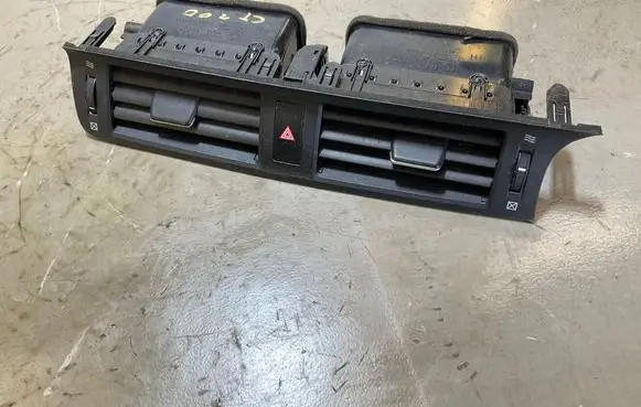 Lexus CT 200H Dash center air vent grill 5567076020 5568576020