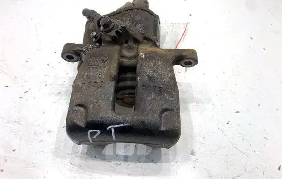 Volkswagen PASSAT B7 Rear brake caliper 