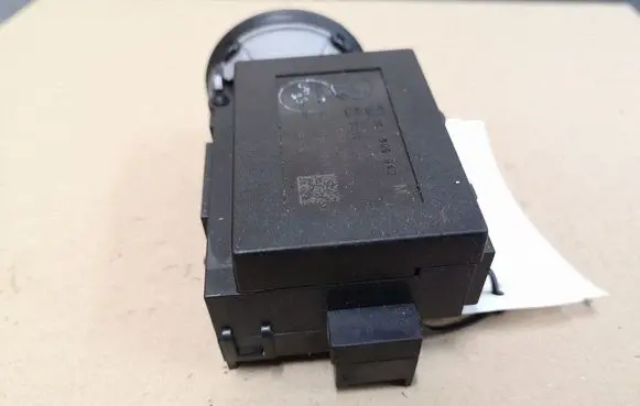 Volkswagen PASSAT B6 Ignition lock 3C0905843