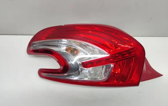 Peugeot 208 Rear/tail lights