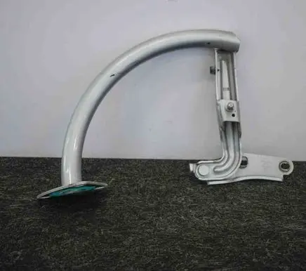 Volkswagen PASSAT B6 Tailgate/trunk/boot hinge 3C5827302B