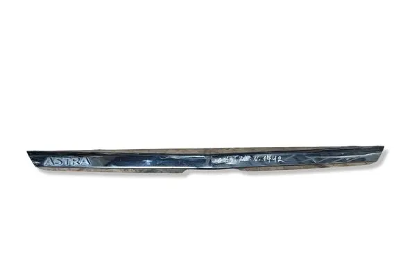 Opel Astra H Trunk door license plate light bar 13223917