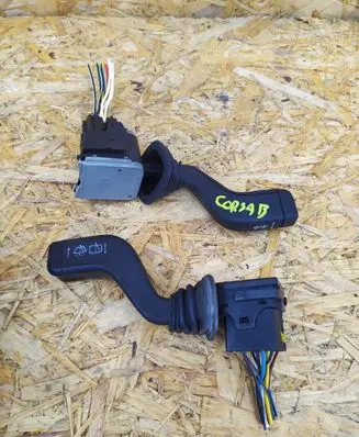 Opel Corsa B Tailgate/trunk/boot open switch EEEEEEEE