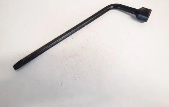 Toyota Prius (XW20) Wheel nut wrench 