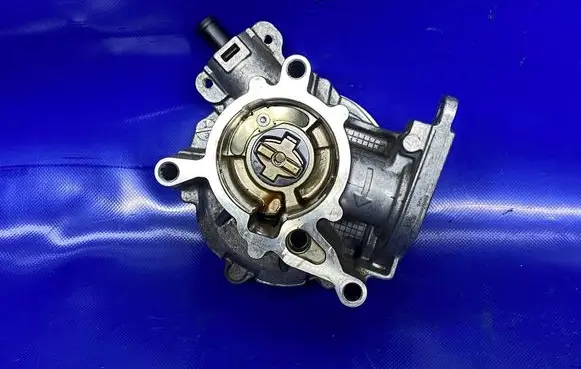 Audi A5 Vacuum pump 06J145100G 04337 100413