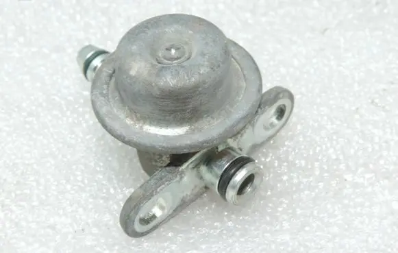 Toyota Yaris Fuel pressure regulator 239060J030