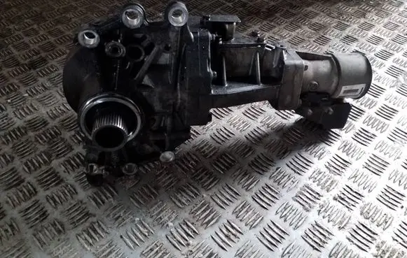 Jeep Patriot Gearbox transfer box case P05273456AB 05273456AB