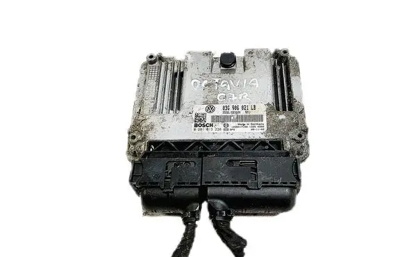 Volkswagen Touran I Engine control unit/module 03G906021LB