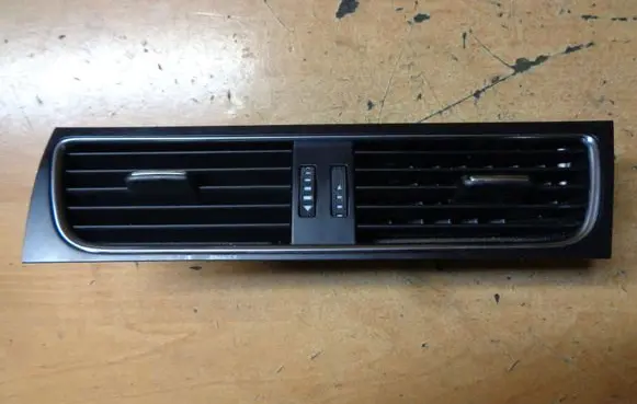Audi A4 S4 B8 8K Dash center air vent grill 8T2820951B