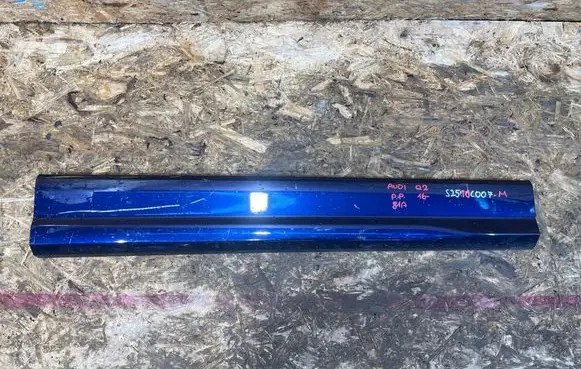 Audi Q2 - Front door trim (molding) 81A853960B S2510C007-M