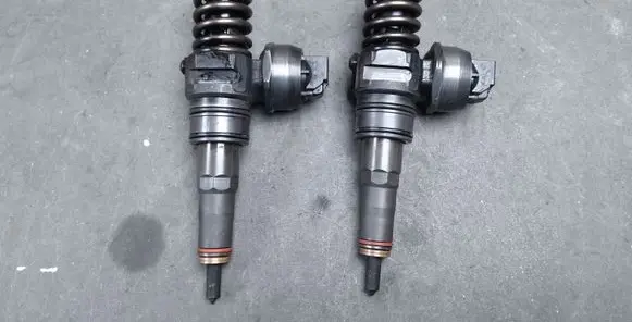 Skoda Octavia Mk2 (1Z) Fuel injector 038130073BP 0414720314 038130073BM