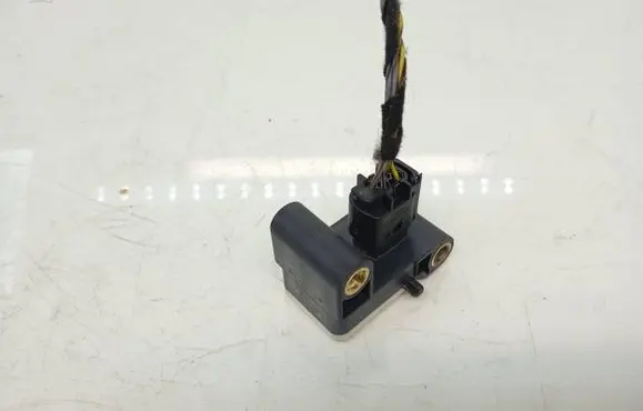 BMW X3 E83 Airbag deployment crash/impact sensor 6911003 0285003900 502737