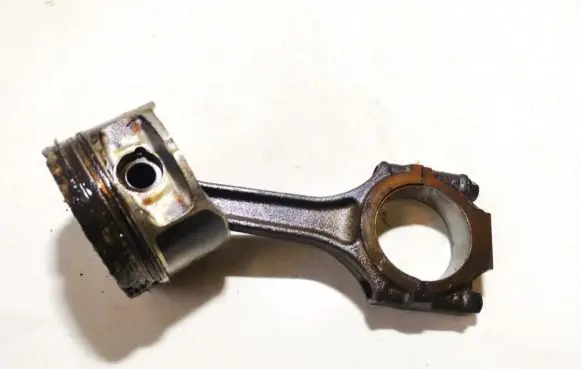 Alfa Romeo 156 Piston with connecting rod
