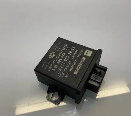 Mercedes-Benz CLS C219 Light module LCM A2118209985 5DF00827801 0000704936