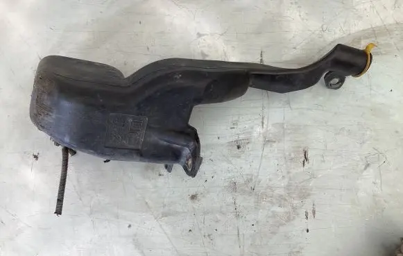 Opel Astra H Lamp washer fluid tank 