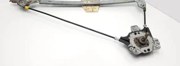 Rear door manual window regulator