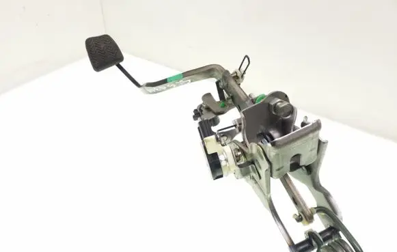 Toyota Avensis T270 Brake pedal 8951020041